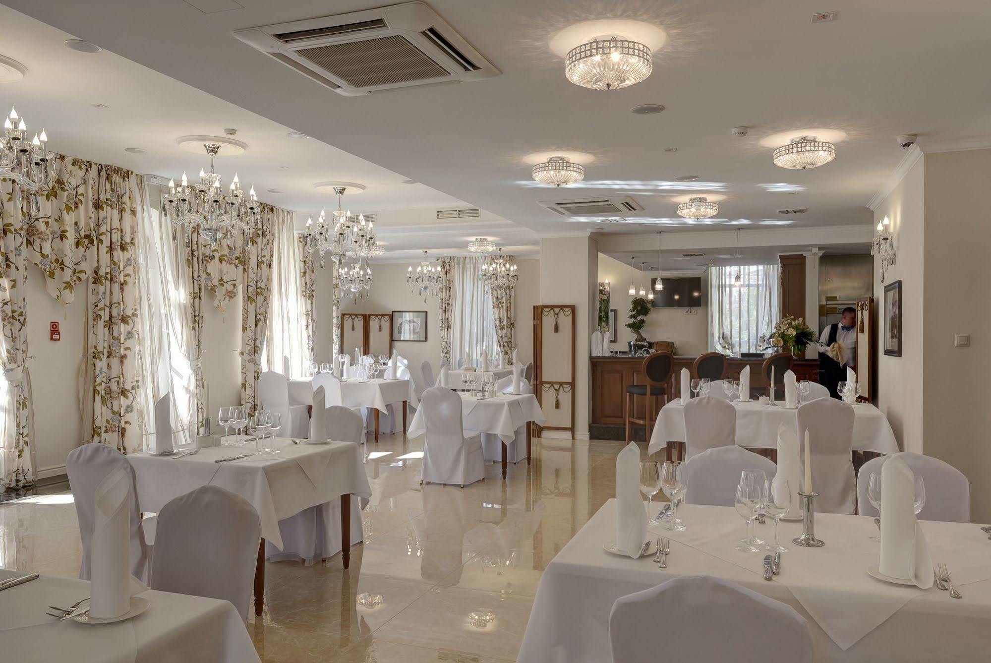 Hotel Willa Hueta Κίελτσε Εξωτερικό φωτογραφία